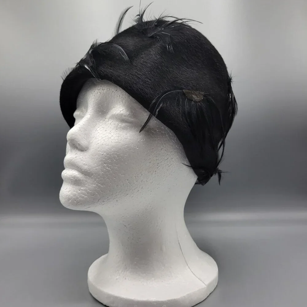 Vintage Black Feathered Cloche Fur Felt Hat By Brigitte Made In Italy - Picture 8 of 10